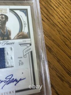 2010 National Playoff Treasures Walt Frazier AUTO5/5 BGS9.5 SMALL CRACK IN SLAB