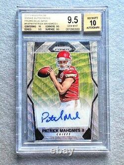 2017 PANINI Prizm Blue Wave Ref. Auto. PATRICK MAHOMES II RC BGS 9.5 with10 Center