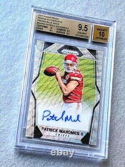 2017 PANINI Prizm Blue Wave Ref. Auto. PATRICK MAHOMES II RC BGS 9.5 with10 Center