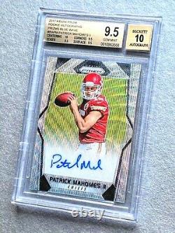 2017 PANINI Prizm Blue Wave Ref. Auto. PATRICK MAHOMES II RC BGS 9.5 with10 Center