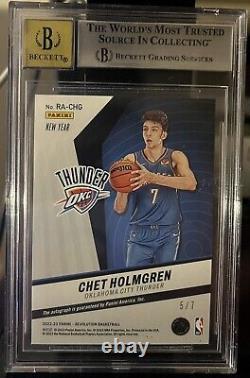 2022-23 Panini Revolution Rookie Autographs Chet Holmgren /7 BGS 8.5 Auto 10